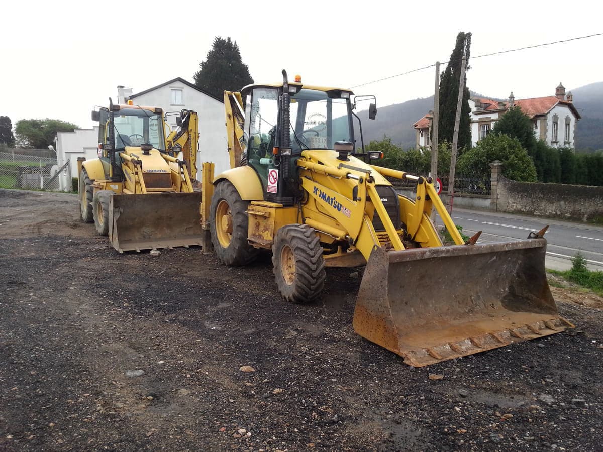 Maquinaria propia para nuestros trabajos de excavaciones en Lugo
